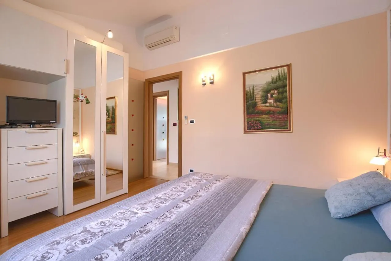 Tomisha Apartment Pjescana Uvala