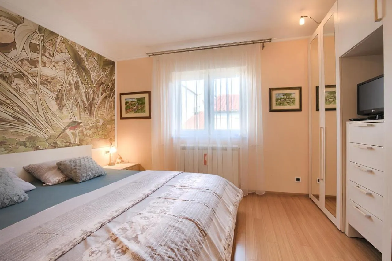 Tomisha Apartment Pjescana Uvala Croatia
